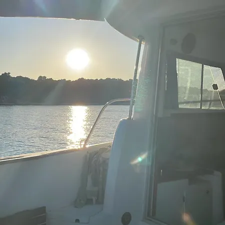Botel Lorena Private Boat Tour